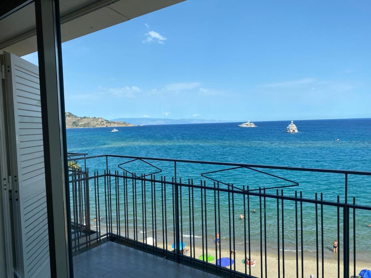 Appartamento La Mansarda Giardini Naxos Esterno foto