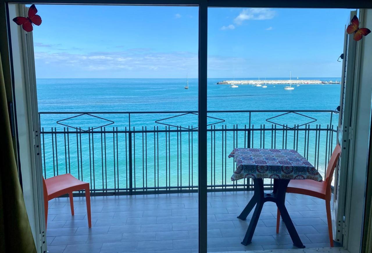 Appartamento La Mansarda Giardini Naxos Esterno foto