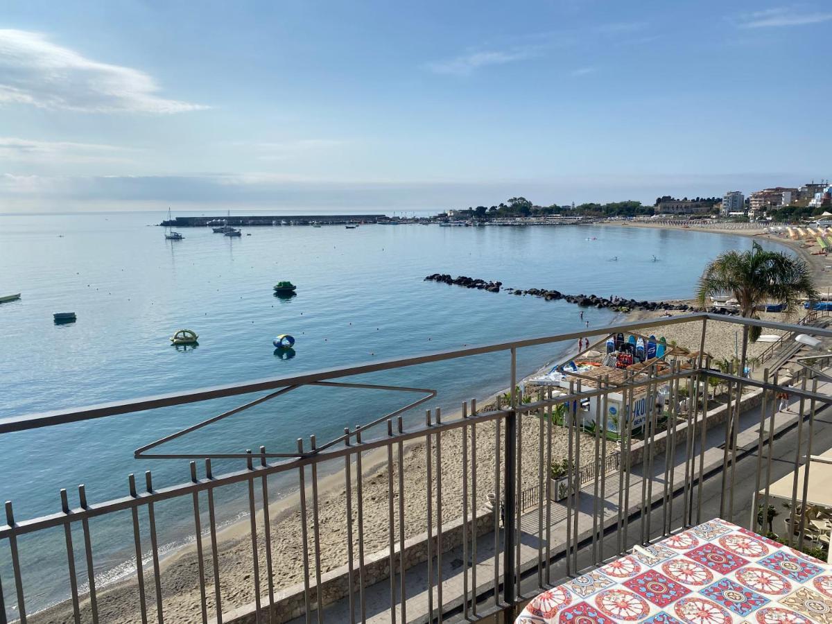 Appartamento La Mansarda Giardini Naxos Esterno foto
