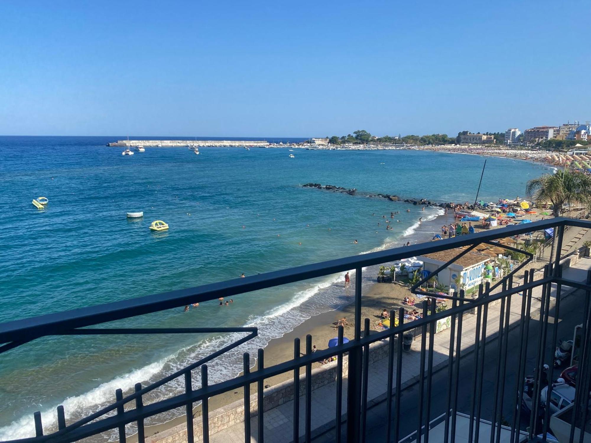 Appartamento La Mansarda Giardini Naxos Esterno foto